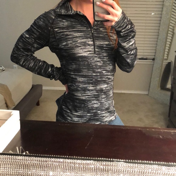 Under Armour Jackets & Blazers - Under Armour light Weight Jacket